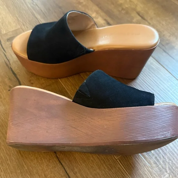 Madden Girl Black Platform Wedge Sandals - Picture 5 of 10